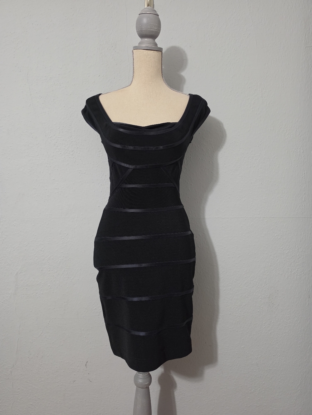 Tadashi Shoji Vintage Bodycon Mini‎ Black Dress Small